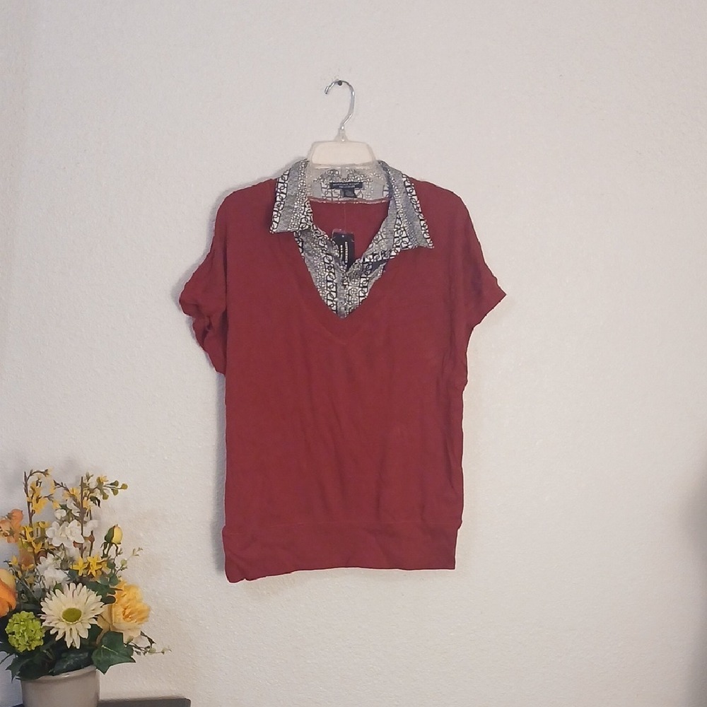 Elegant Maroon Blouse with Patterned Collar